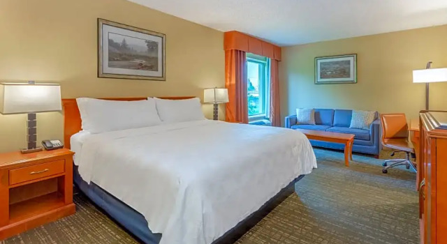 Двухместный номер Standard с балконом Holiday Inn Missoula Downtown by IHG