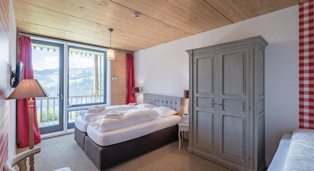 Rinderberg Swiss Alpine Lodge, Prenota Casa vacanze Hotel a Zweisimmen con parcheggio, Parcheggio