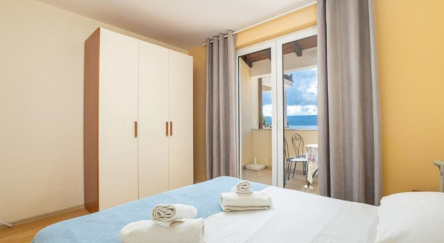 Apartments Radevenjić, Rezerwuj Apartament Hotele w Split Region z parkingiem, Parking