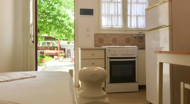 Студия Цокольный этаж с балконом Margarita Apartments