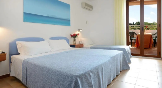 Трёхместный номер Hotel Oasis