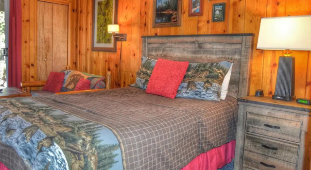 Двухместный номер Standard с видом на реку The Inn on Fall River & Fall River Cabins