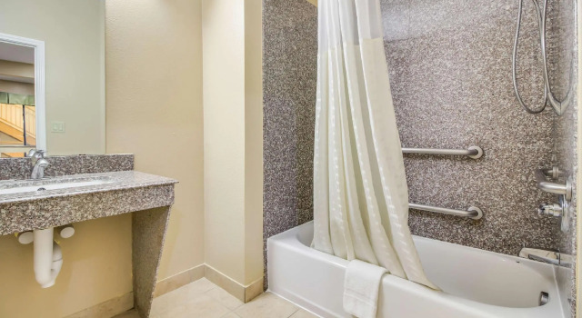 Люкс Americas Best Value Inn & Suites Tomball
