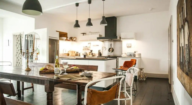 Коттедж Awe-inspiring Townhouse With Balcony and Terrace