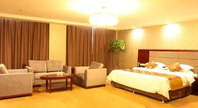 Люкс Kaedes Royal Palace International Hotel