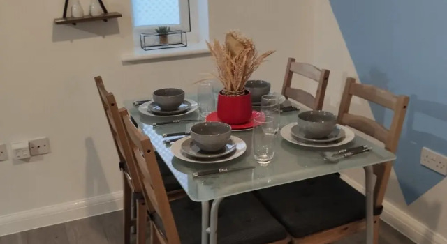 Апартаменты Apartment - Sleeps 4 - Parking - Station Close