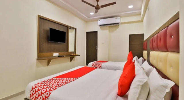Hotel Sparsh Inn by OYO, Rezervovat Hotel Hotely v Gujarat s parkováním, Parkování