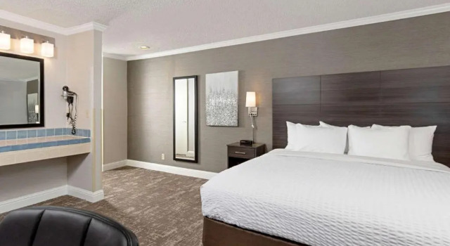 Номер Standard Clarion Inn Silicon Valley