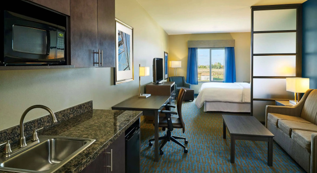 Four Points by Sheraton Williston