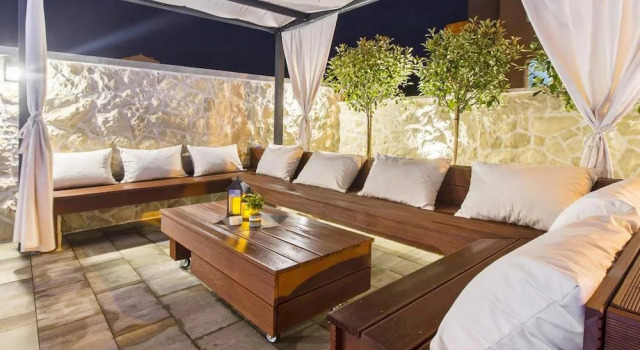 Amazing Apartment in Grebastica with Outdoor Swimming Pool, Hot Tub & WiFi
