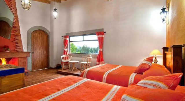 Люкс Deluxe Cabanas & Suites Mansion del Virrey en Patzcuaro