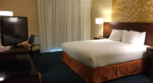 Двухместный номер Standard с балконом и с видом на бассейн Fairfield Inn & Suites by Marriott Los Angeles Rosemead