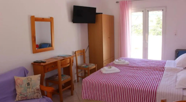 Aaron Studios Apartments