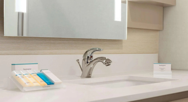 Четырёхместный номер Standard Hilton Garden Inn Houston-Baytown