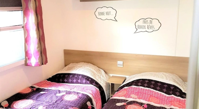 Bungalow With 2 Bedrooms in Saint-jean-de-monts, With Shared Pool, Furnished Terrace and Wifi - 1 km From the Beach