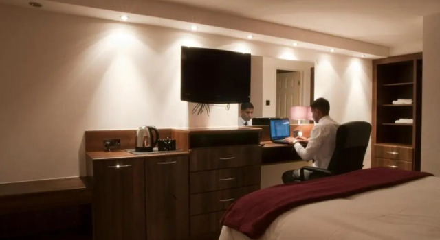 Haveli Hotel, Book Hotel Pontyclun Glamorgan