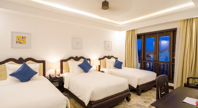 Трёхместный номер Deluxe Hoian Central Hotel