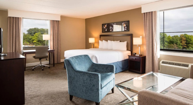 Двухместный полулюкс DoubleTree by Hilton Hotel Laurel