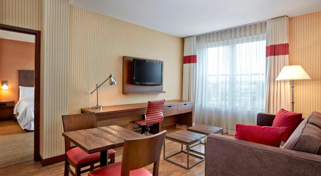 Двухместный люкс Four Points by Sheraton Moncton