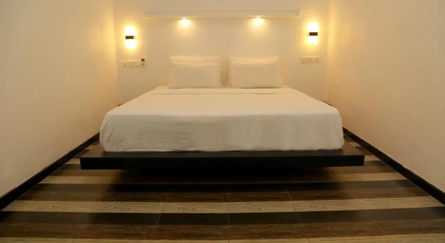 Номер Deluxe Midigama Holiday Inn