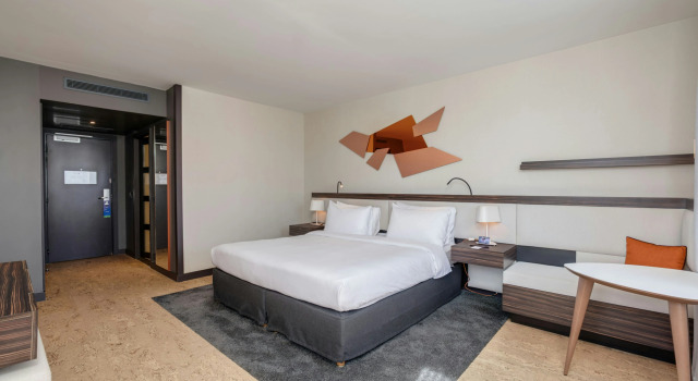 Doubletree By Hilton Paris Boulogne