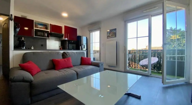 Le 24 février - Lumineux avec balcon et parking gratuit, Book Apartment Hotels in Carcassonne with a Pool, Swimming Pool