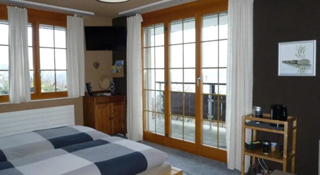 B&B Haussener, Prenota Bed & breakfast Aeschi bei Spiez 