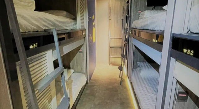 Кровать в общем номере (женский номер) Player Hostel