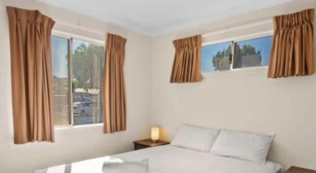 Четырёхместный номер Deluxe с 2 комнатами с балконом Discovery Parks - Kalgoorlie Goldfields