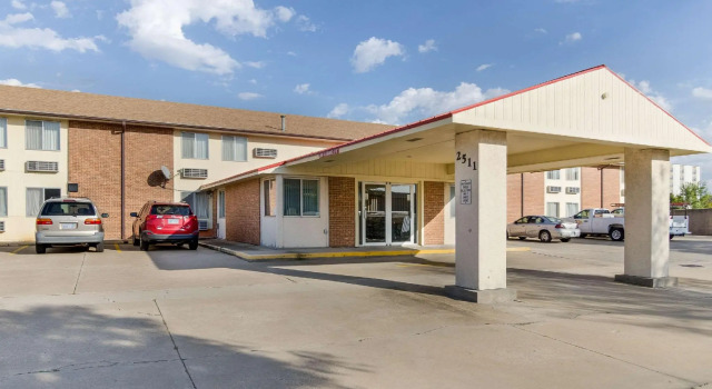Кровать в общем номере Econo Lodge Emporia
