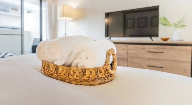 Newly Renovated Studio Two Blocks From the Beach, Rezerwuj Hotel Waikiki Honolulu
