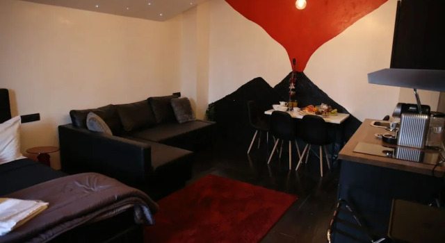Black Vulcano Suites&Studios