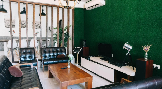 Desvan Villa, Varaa Villa Hotellit Johor pysäköinnillä, Pysäköinti