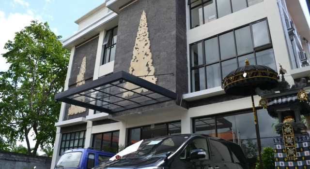 Ivanka Airport Inn, Rezervovat Hotel Hotely v Bali se snídaní, Snídaně