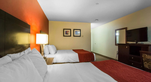 Comfort Inn & Suites Airport South, Book Hotel Hotels in Calgary with a Pool, Swimming Pool