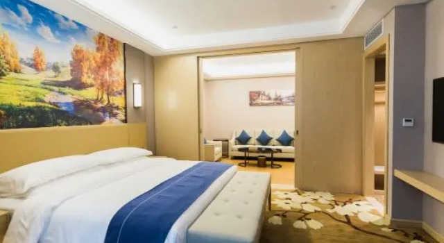 Люкс Deluxe Vienna International Hotel (Dazhu Jinlimei Plaza)