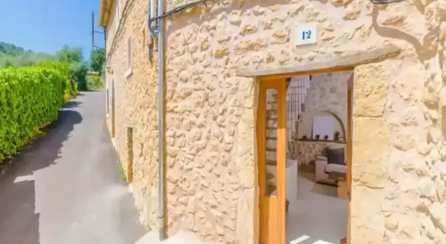 Коттедж Casa Vella - House With Free Wifi