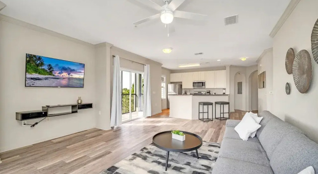 Modern Pet-friendly 2BR Condo6 Mins From Disney, Rezerwuj Apartamentowiec hotelowy Orlando Kissimmee