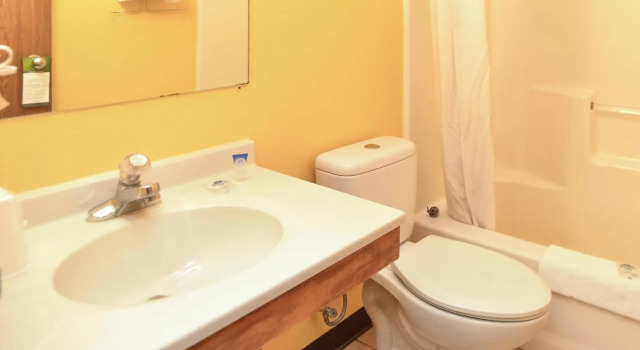Rodeway Inn, Rezerwuj Hotel Hibbing Minnesota