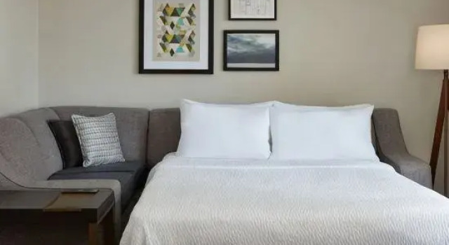 Люкс Executive c 1 комнатой с частичным видом Residence Inn by Marriott London Canada