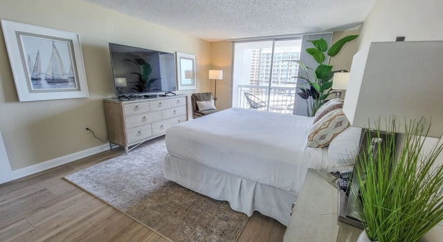 1003 South Hampton 2 Bedroom Condo, Myrtle Beach, Забронировать Отель Отели Южной Каролины с бассейном, Бассейн