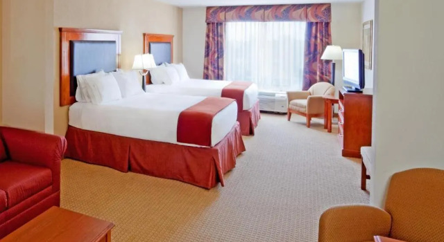 Люкс Holiday Inn Express & Suites Albany Airport Area - Latham by IHG