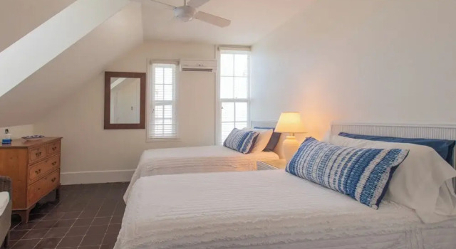 Captain'S Quarters: Restored Waterfront Home With Sunset Views, Prenota Villa Hotel a Bahamas Out Islands con parcheggio, Parcheggio