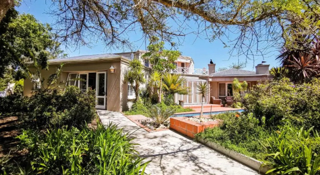 Коттедж с 3 комнатами Erinvale Garden cottage