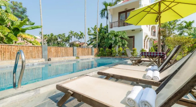 Двухместный номер Standard с видом на бассейн New Sunshine Homestay