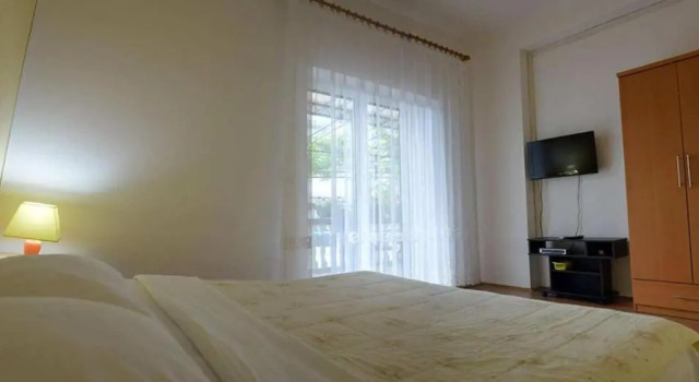 Apartments and rooms with parking space Vodice - 4164