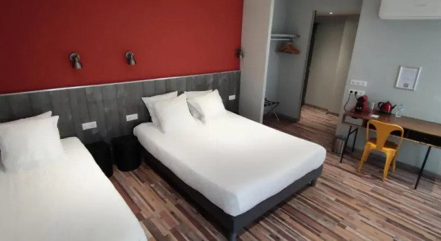 Номер Standard Logis Hotel Yseria - Historical Center