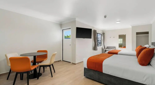 STAY280 & STAY284 Rotorua, Забронировать Мини-отель Отели Роторуа с парковкой, Парковка