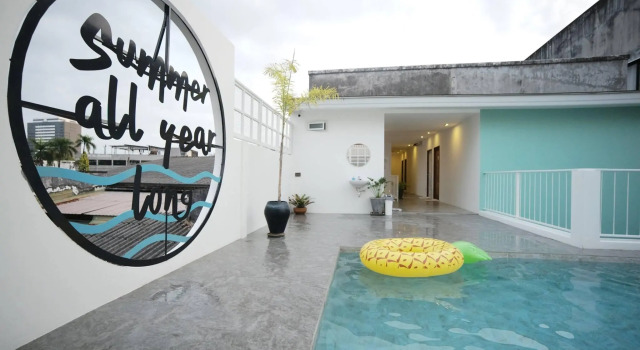 Кровать в общем номере с 6 комнатами Borbaboom Phuket Poshtel & Hostel