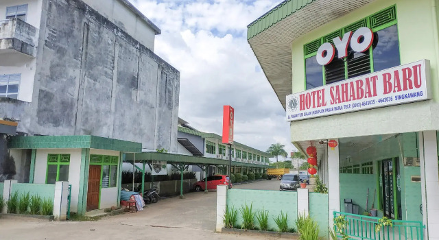 OYO 3098 Hotel Sahabat Baru, Book Hotel Singkawang 
